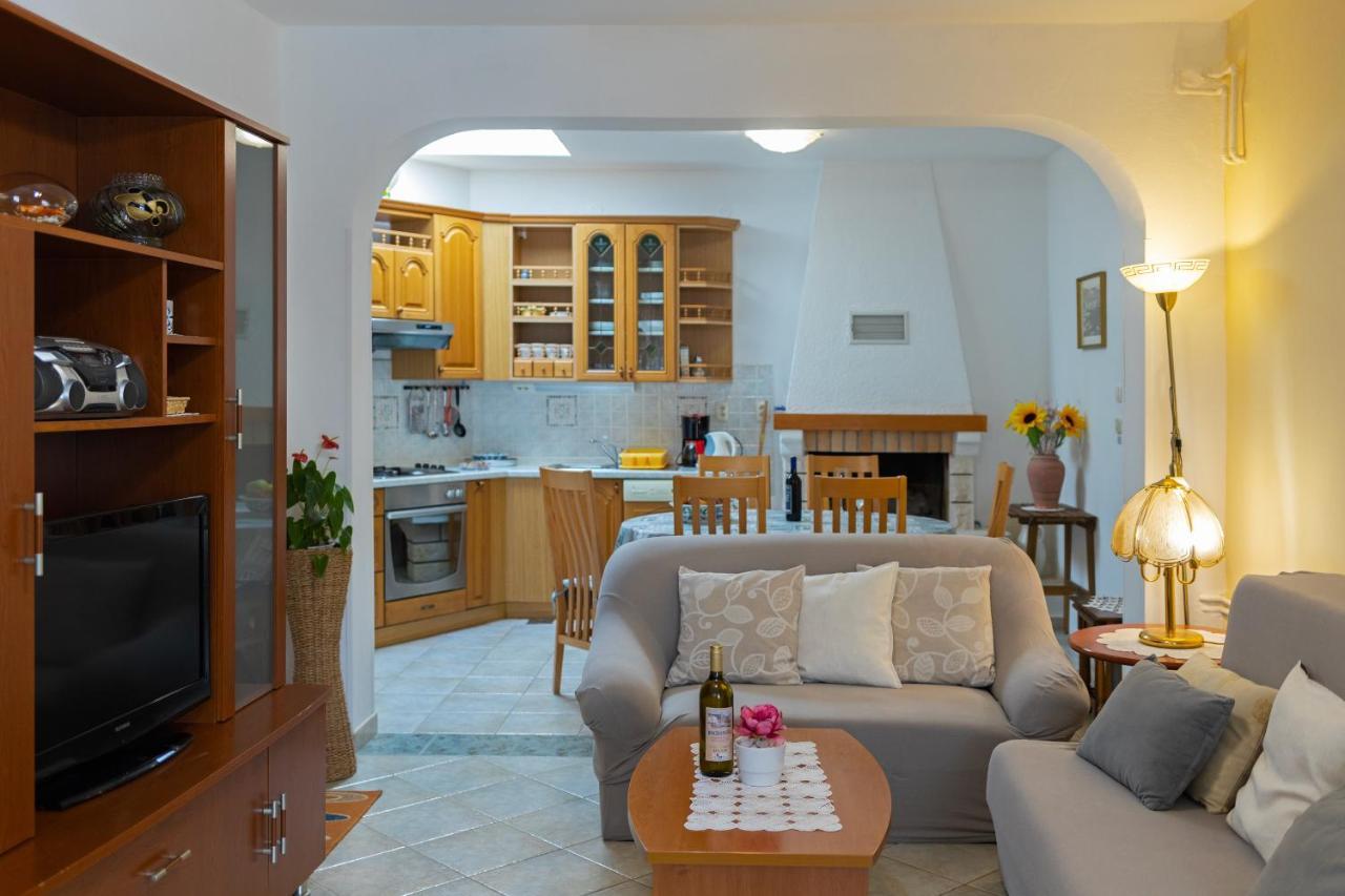 חוואר Balic Apartments - Zf Hvar מראה חיצוני תמונה