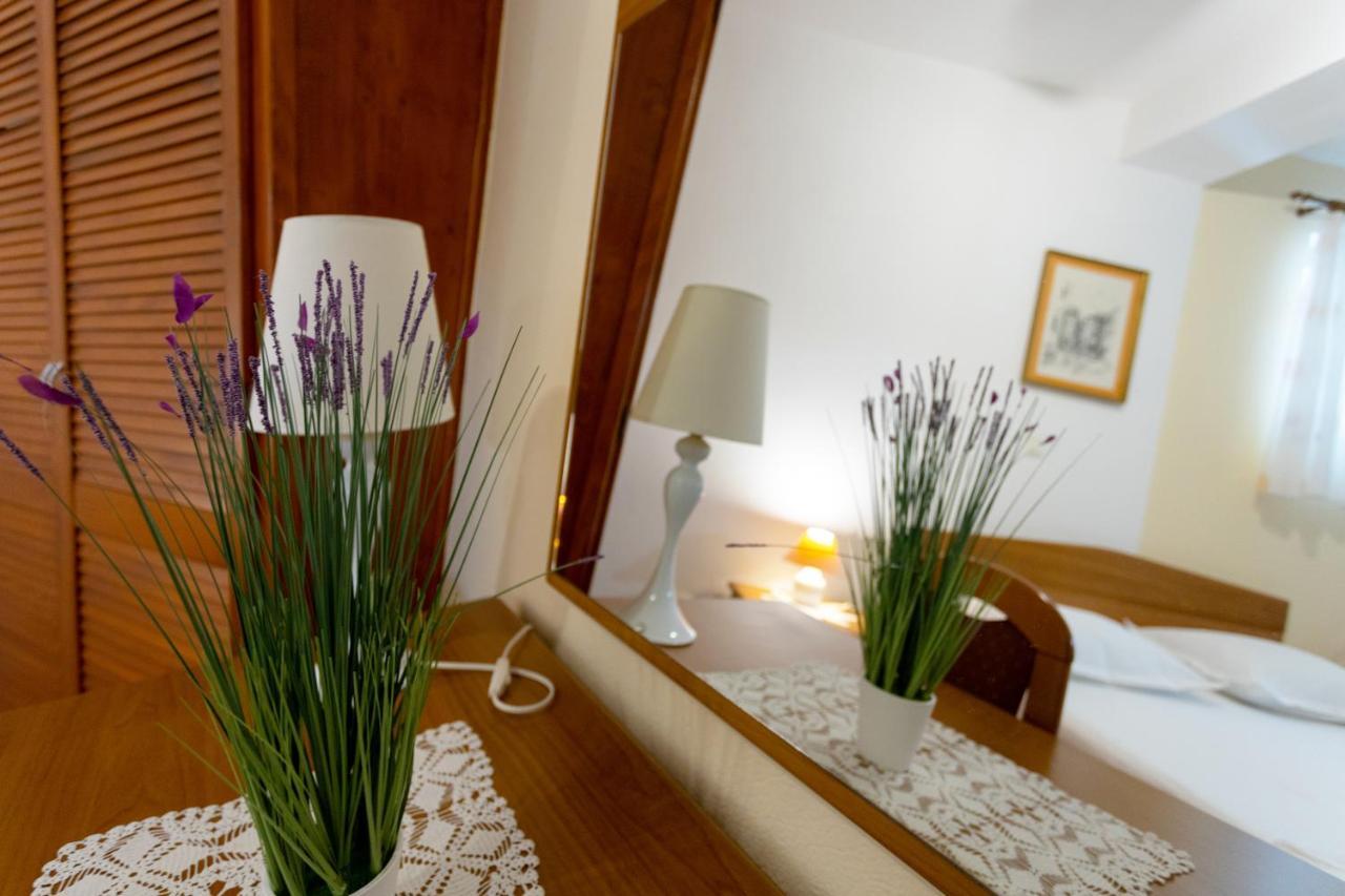 חוואר Balic Apartments - Zf Hvar מראה חיצוני תמונה