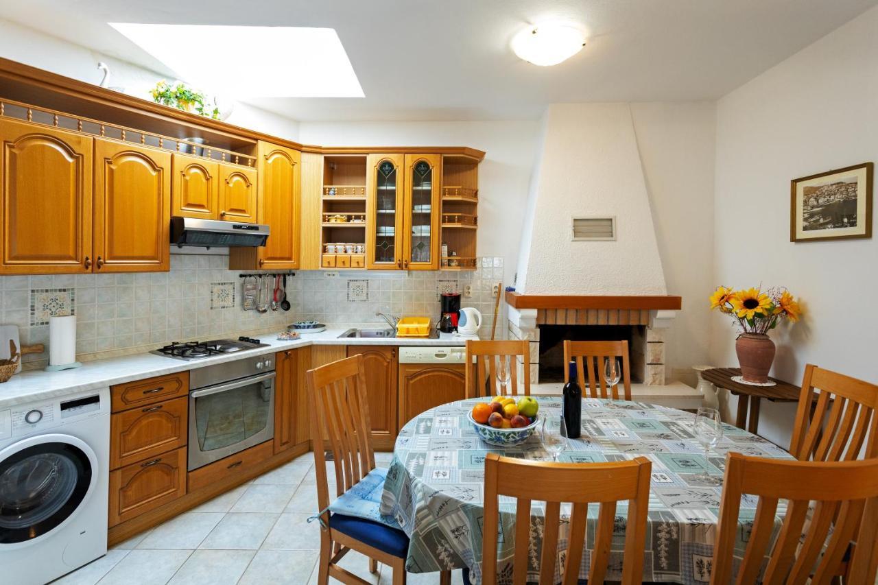 חוואר Balic Apartments - Zf Hvar מראה חיצוני תמונה