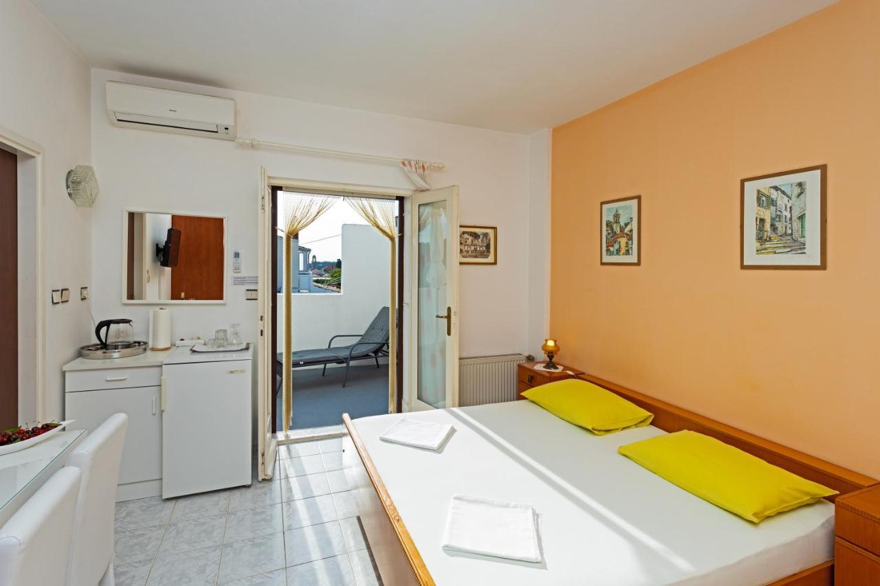 חוואר Balic Apartments - Zf Hvar מראה חיצוני תמונה