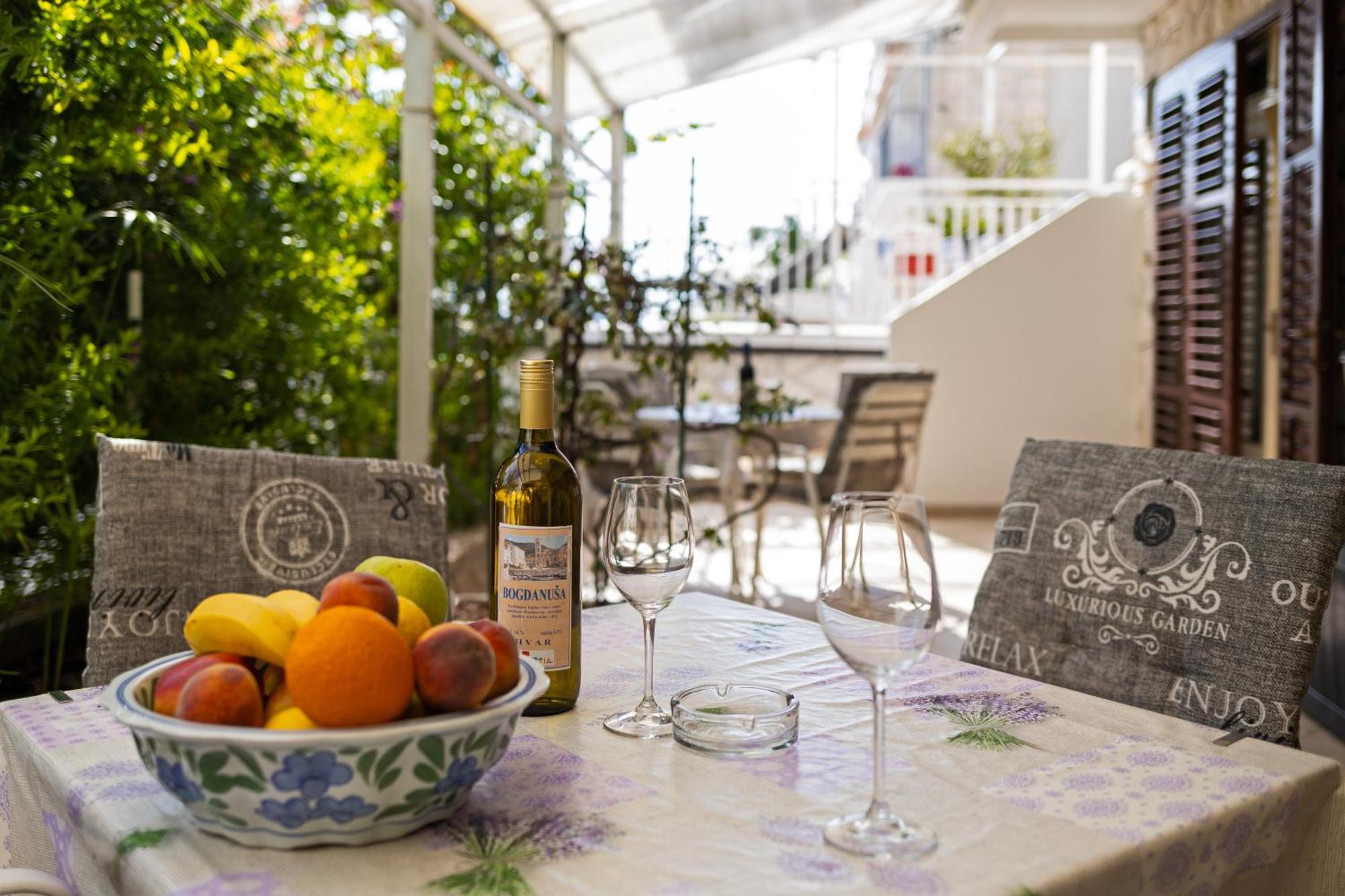 חוואר Balic Apartments - Zf Hvar מראה חיצוני תמונה